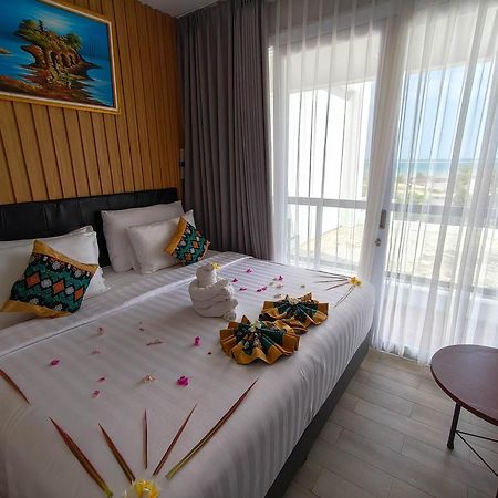Raja Hotel Kuta Mandalika Resort & Convention Zewnętrze zdjęcie
