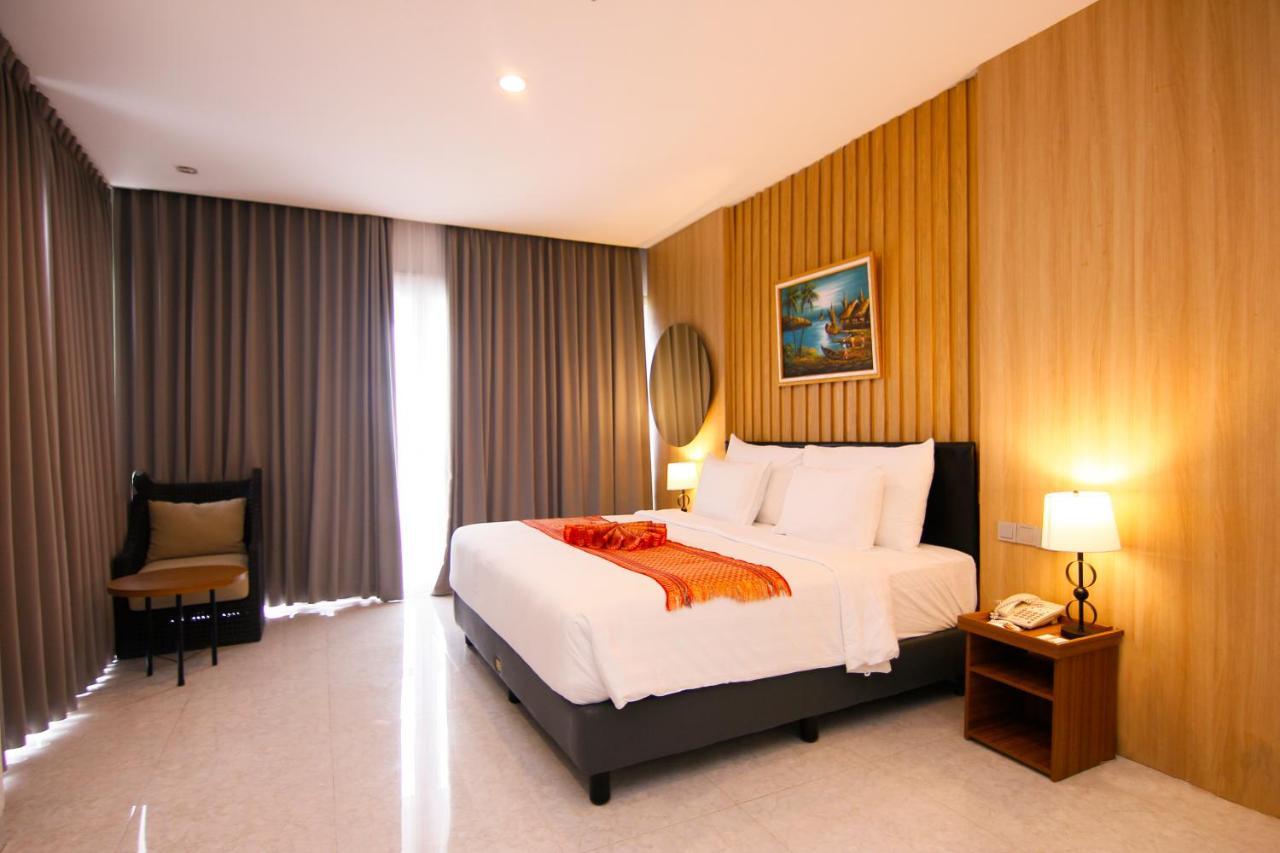 Raja Hotel Kuta Mandalika Resort & Convention Zewnętrze zdjęcie