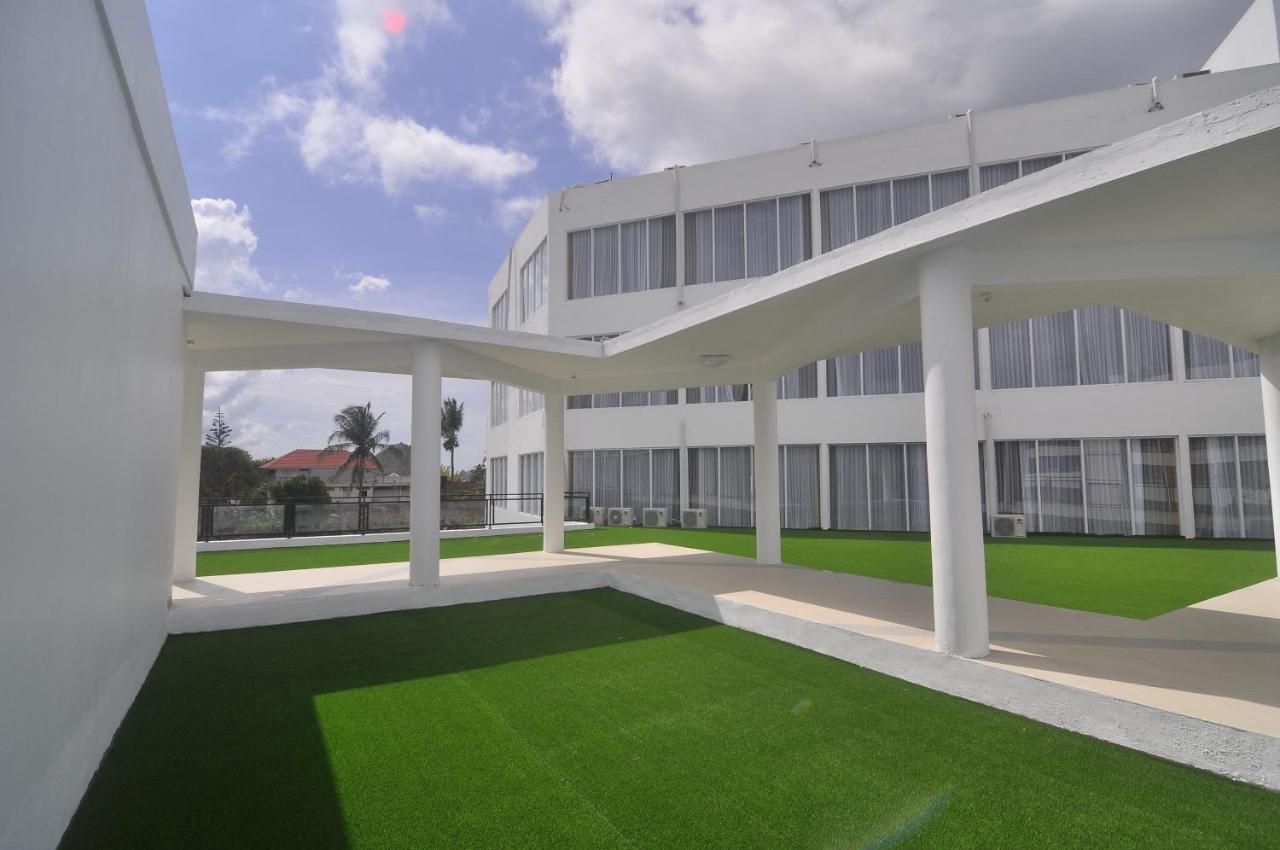 Raja Hotel Kuta Mandalika Resort & Convention Zewnętrze zdjęcie