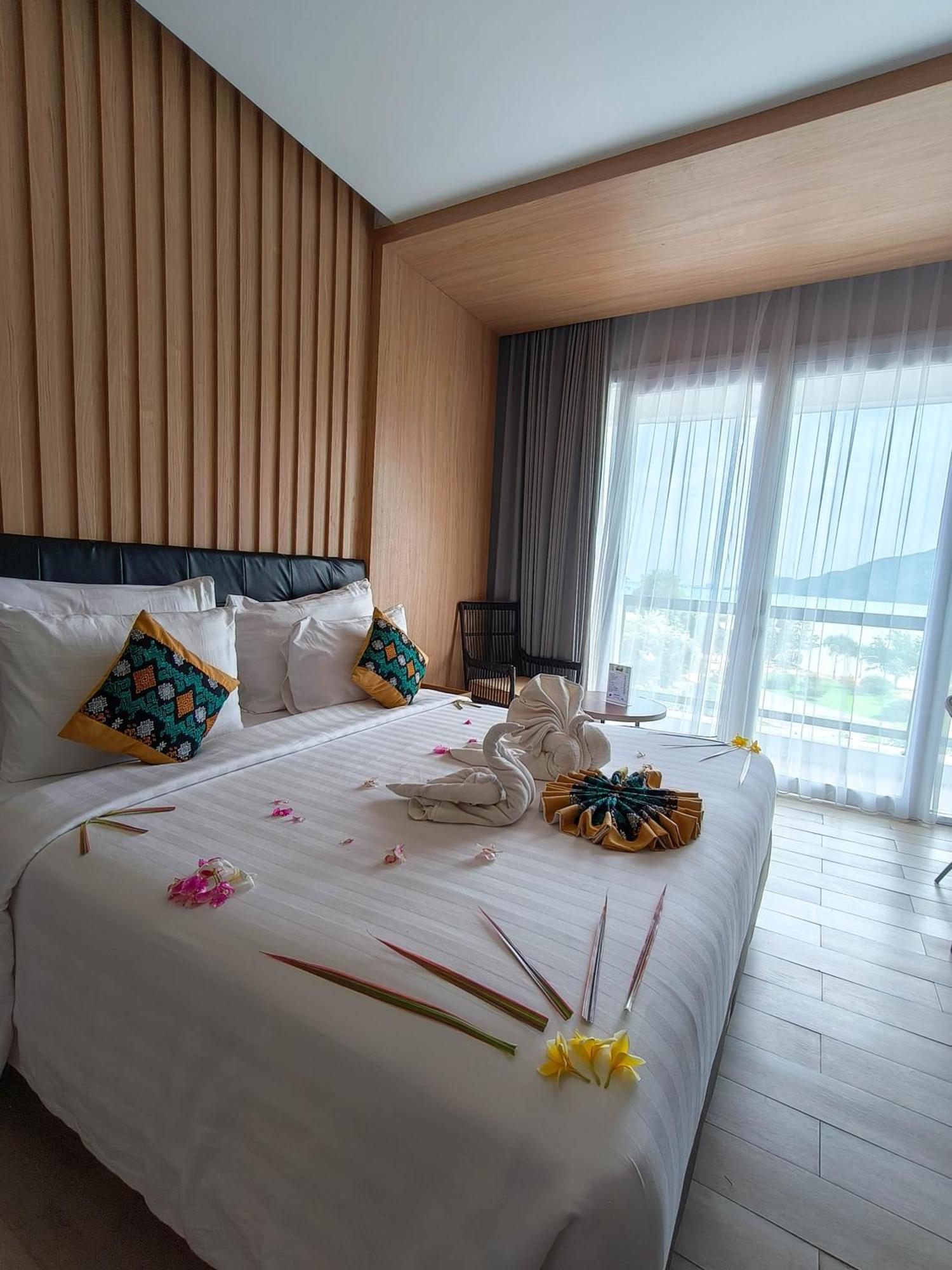 Raja Hotel Kuta Mandalika Resort & Convention Zewnętrze zdjęcie