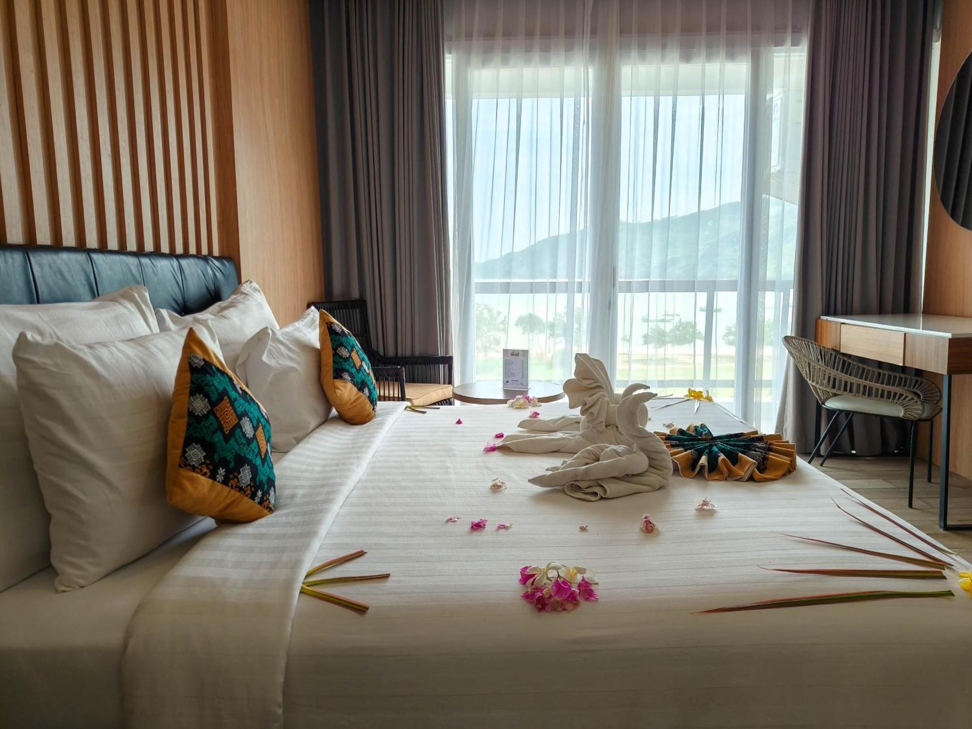 Raja Hotel Kuta Mandalika Resort & Convention Zewnętrze zdjęcie