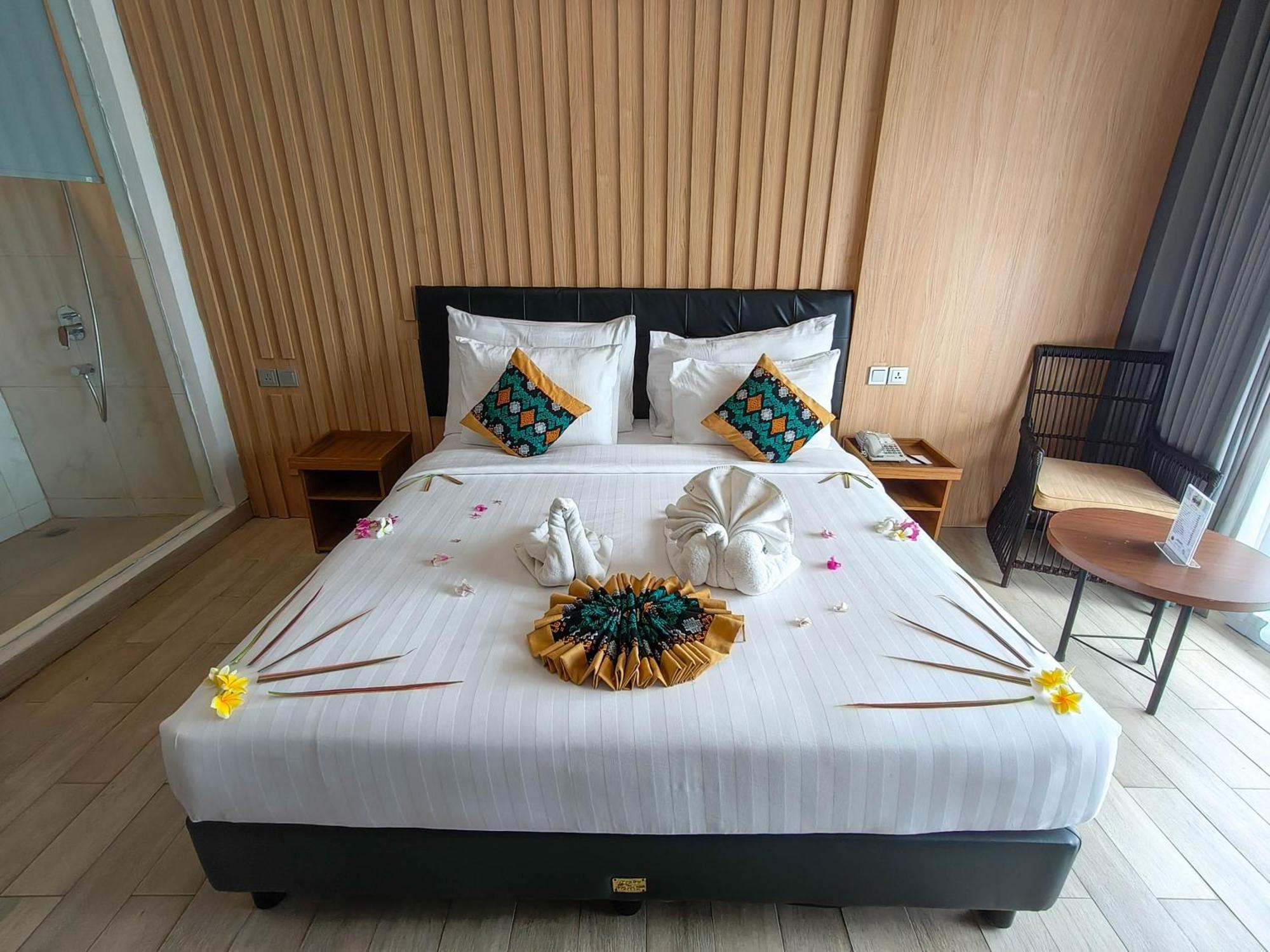 Raja Hotel Kuta Mandalika Resort & Convention Zewnętrze zdjęcie