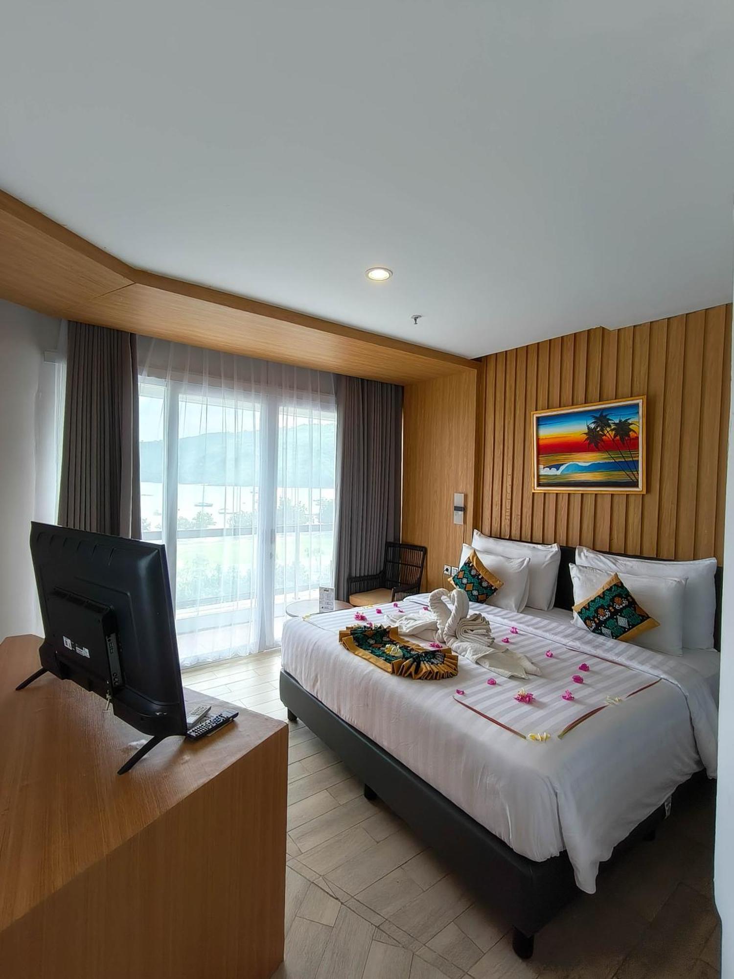 Raja Hotel Kuta Mandalika Resort & Convention Zewnętrze zdjęcie